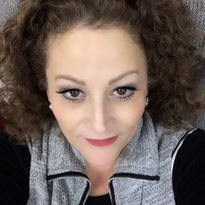 Meet your Posher, Gloria